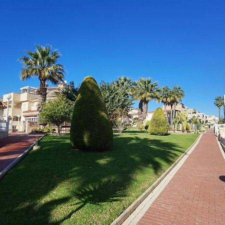 אוריהואלה Apartament Z Duzym Tarasem Na Pieknym Osiedlu מראה חיצוני תמונה