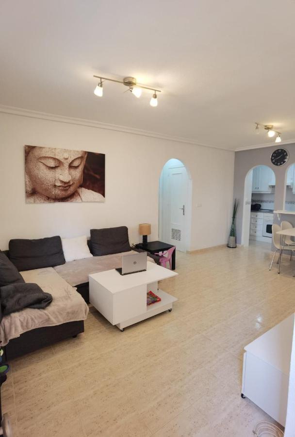 אוריהואלה Apartament Z Duzym Tarasem Na Pieknym Osiedlu מראה חיצוני תמונה