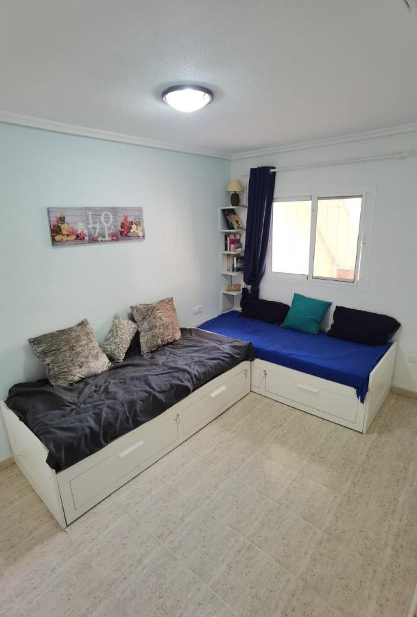 אוריהואלה Apartament Z Duzym Tarasem Na Pieknym Osiedlu מראה חיצוני תמונה