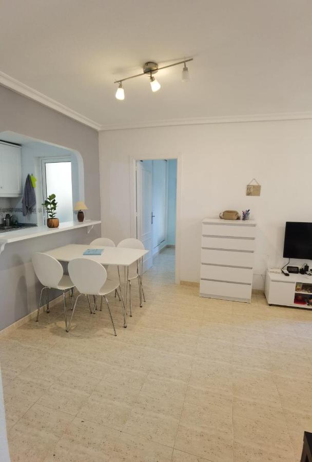 אוריהואלה Apartament Z Duzym Tarasem Na Pieknym Osiedlu מראה חיצוני תמונה